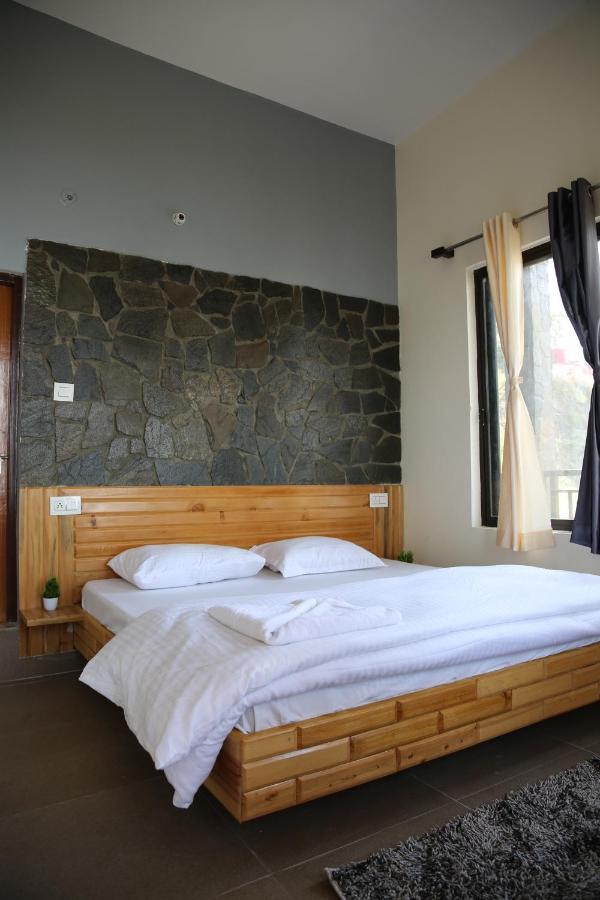 The Buransh Inn Almora Eksteriør bilde