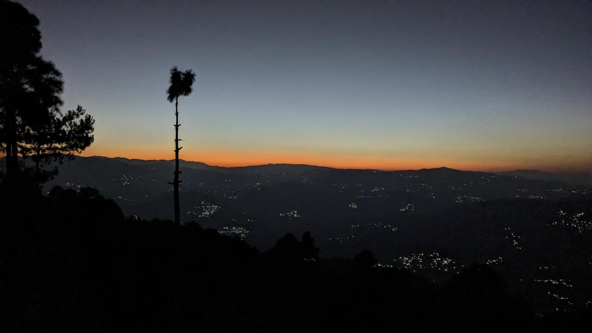 The Buransh Inn Almora Eksteriør bilde