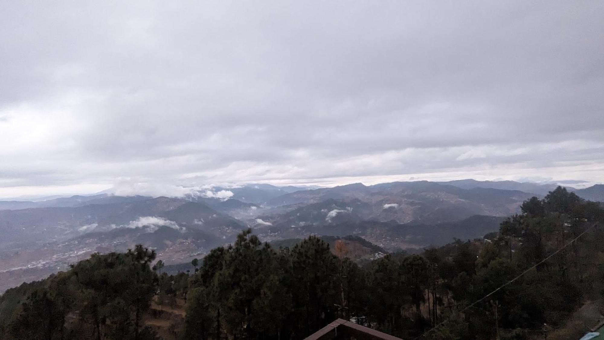 The Buransh Inn Almora Eksteriør bilde
